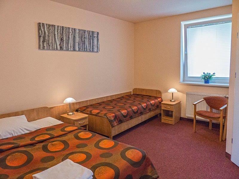 Hotel Paola Кутно Екстериор снимка