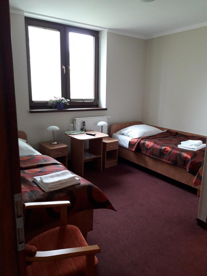 Hotel Paola Кутно Екстериор снимка