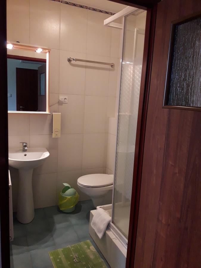 Hotel Paola Кутно Екстериор снимка