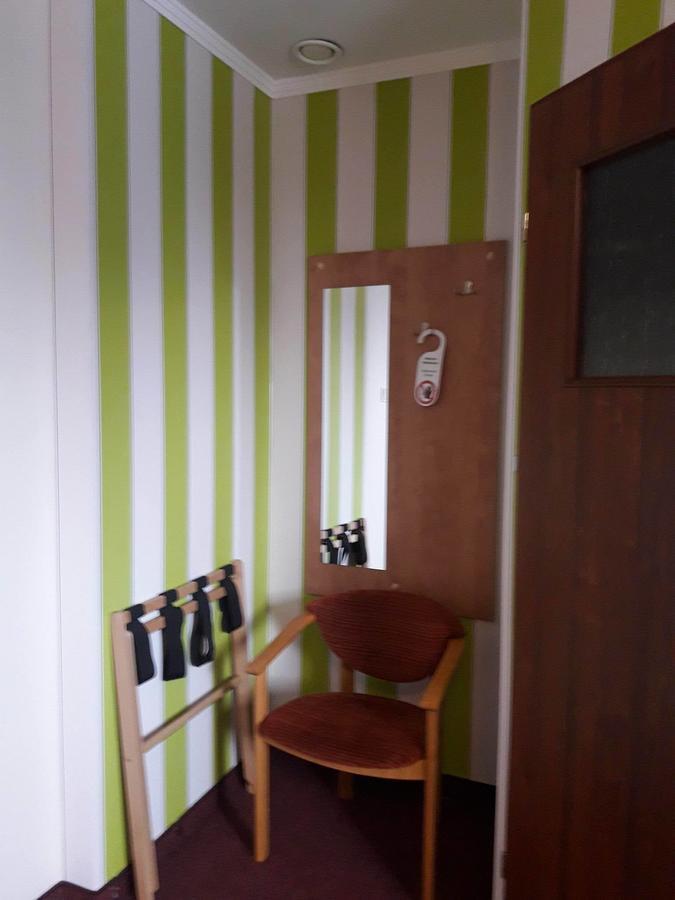 Hotel Paola Кутно Екстериор снимка